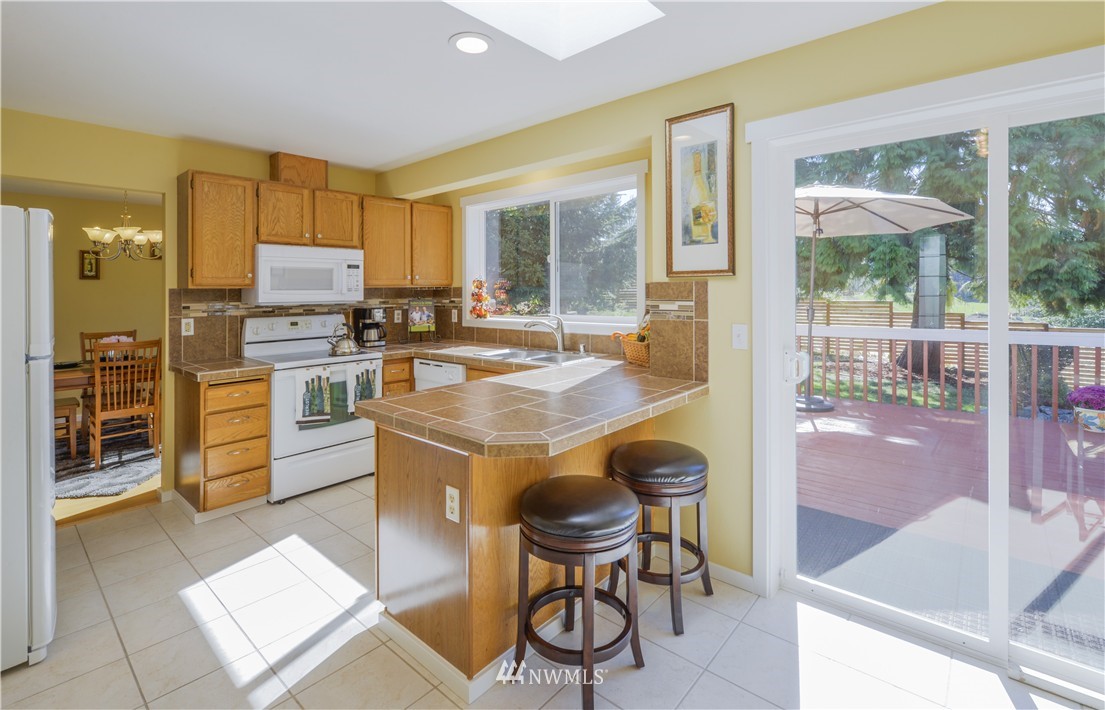 10615 Southeast 187th Street Renton, WA 98055 - Photo 9 of 18 Gallery Image 9