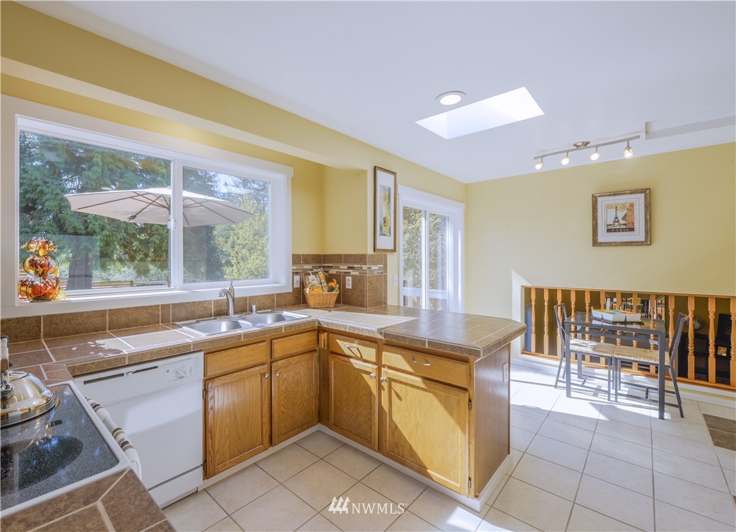 10615 Southeast 187th Street Renton, WA 98055 - Photo 10 of 18 Gallery Image 10