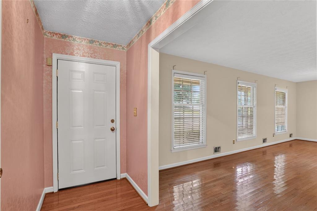 9278 Seminole Road Jonesboro, GA 30236 - Photo 4 of 29 Gallery Image 4