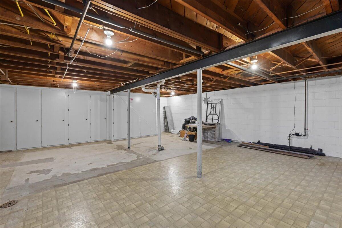 52411 Washington Street New Baltimore, MI 48047 - Photo 26 of 47 26-52411 Washington St