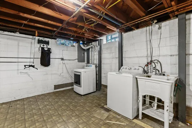 $350,000 | 52411 Washington Street, New Baltimore, MI 48047