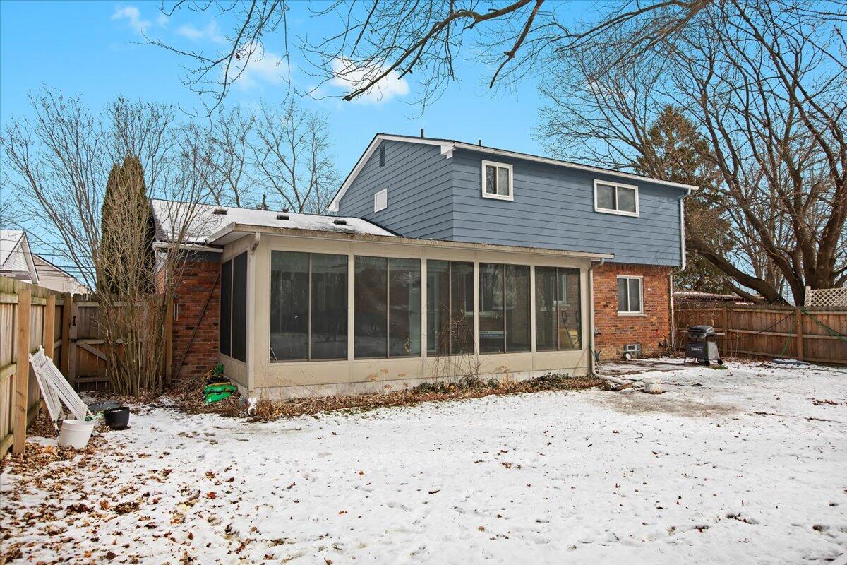 52411 Washington Street New Baltimore, MI 48047 - Photo 29 of 47 29-52411 Washington St