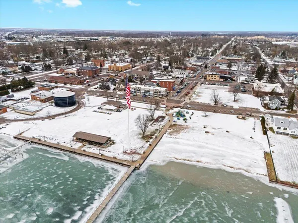 $350,000 | 52411 Washington Street, New Baltimore, MI 48047