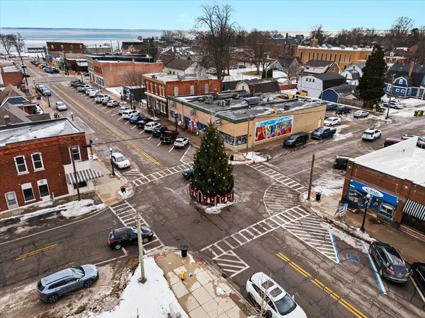 $350,000 | 52411 Washington Street, New Baltimore, MI 48047