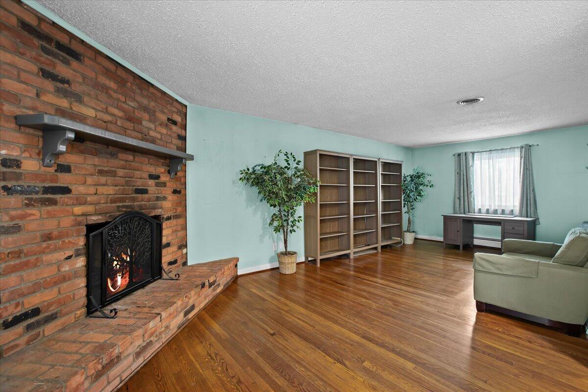 52411 Washington Street New Baltimore, MI 48047 - Photo 5 of 47 05-52411 Washington St