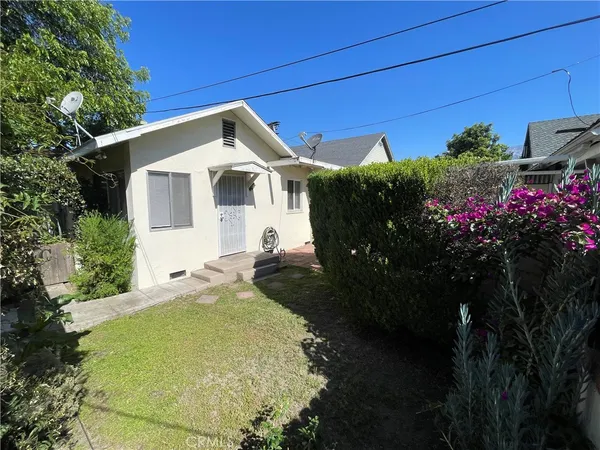 $1,900 | 449 North 8th Avenue, Unit B, Upland, CA 91786