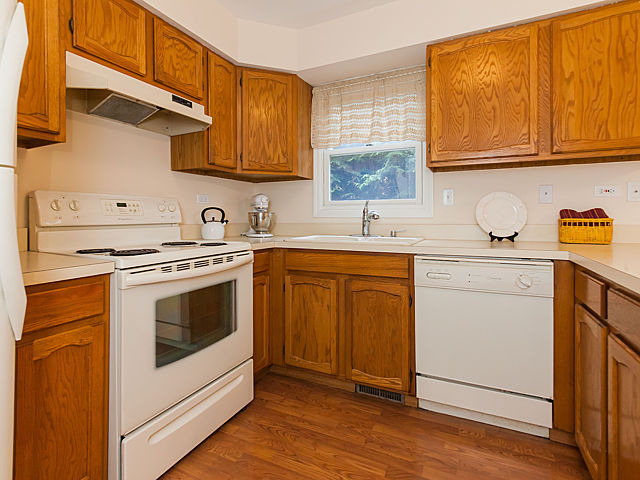2112 Rugen Road, Unit B Glenview, IL 60026 - Photo 5 of 24