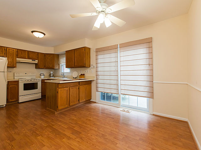 2112 Rugen Road, Unit B Glenview, IL 60026 - Photo 10 of 24