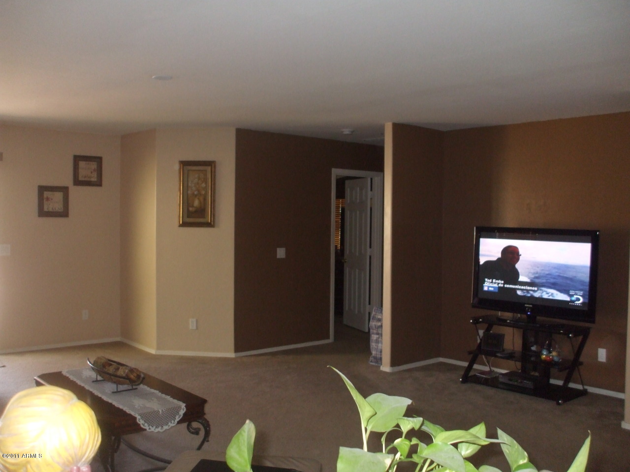 4343 West Darrel Road Laveen, AZ 85339 - Photo 11 of 18 Leading to Master Suite