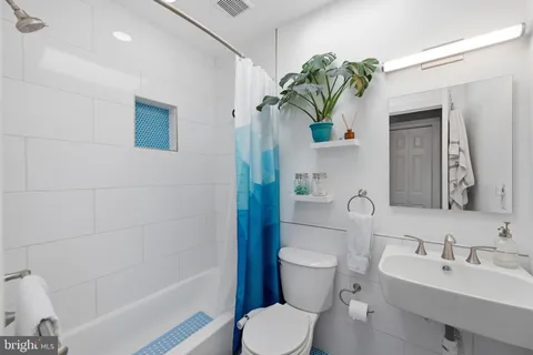 $525,000 | 619 18th Street Northeast, Washington, DC 20002