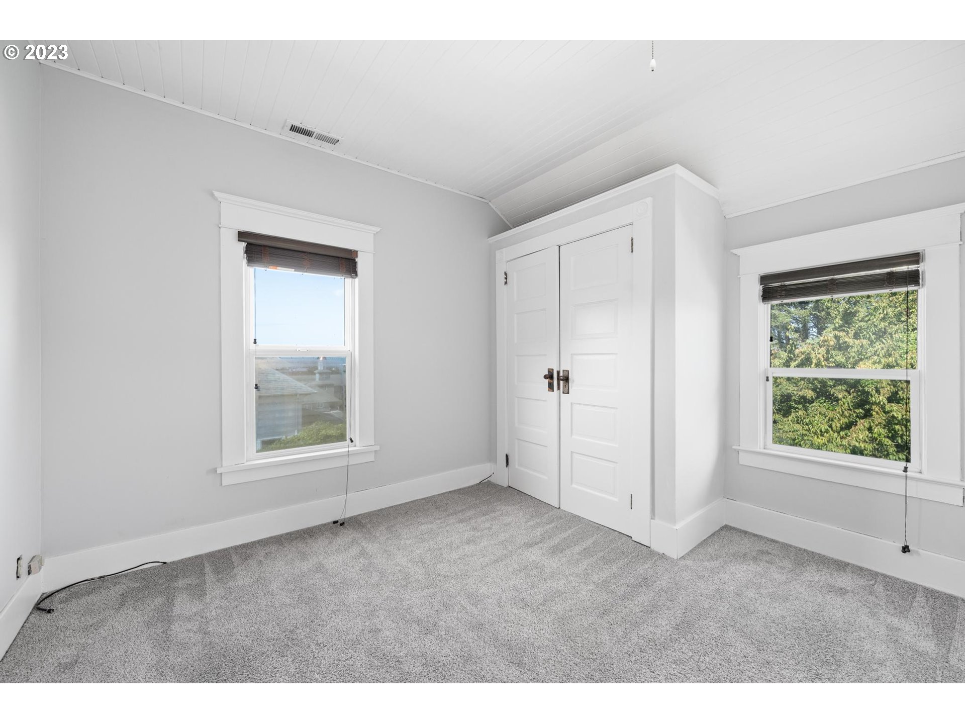 531 35th Street Astoria, OR 97103 - Photo 27 of 37 a view of an empty room with a window