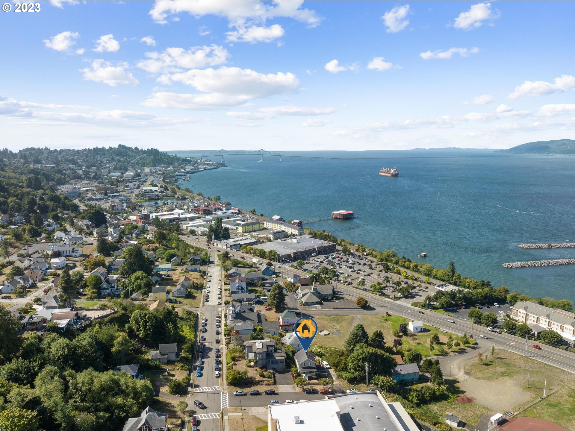 531 35th Street Astoria, OR 97103 - Photo 35 of 37 a view of a city