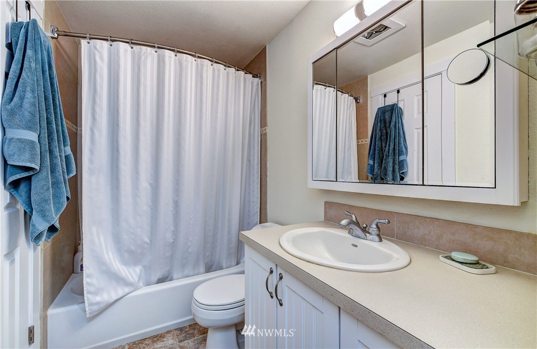 2620 164th Place Southeast Bothell, WA 98012 - Photo 17 of 40
