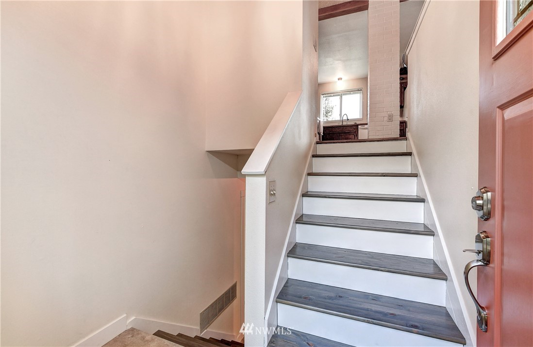 2620 164th Place Southeast Bothell, WA 98012 - Photo 3 of 40