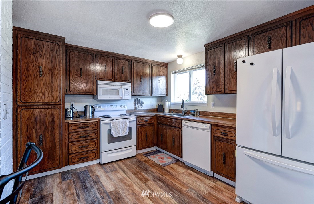 2620 164th Place Southeast Bothell, WA 98012 - Photo 9 of 40