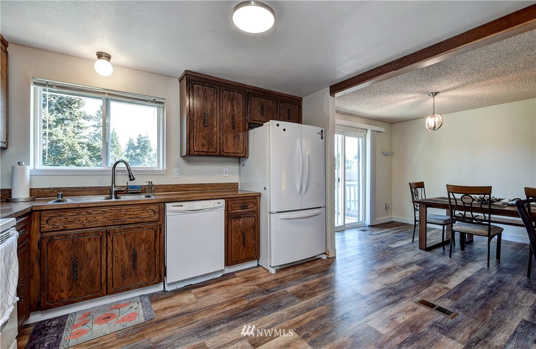 2620 164th Place Southeast Bothell, WA 98012 - Photo 10 of 40