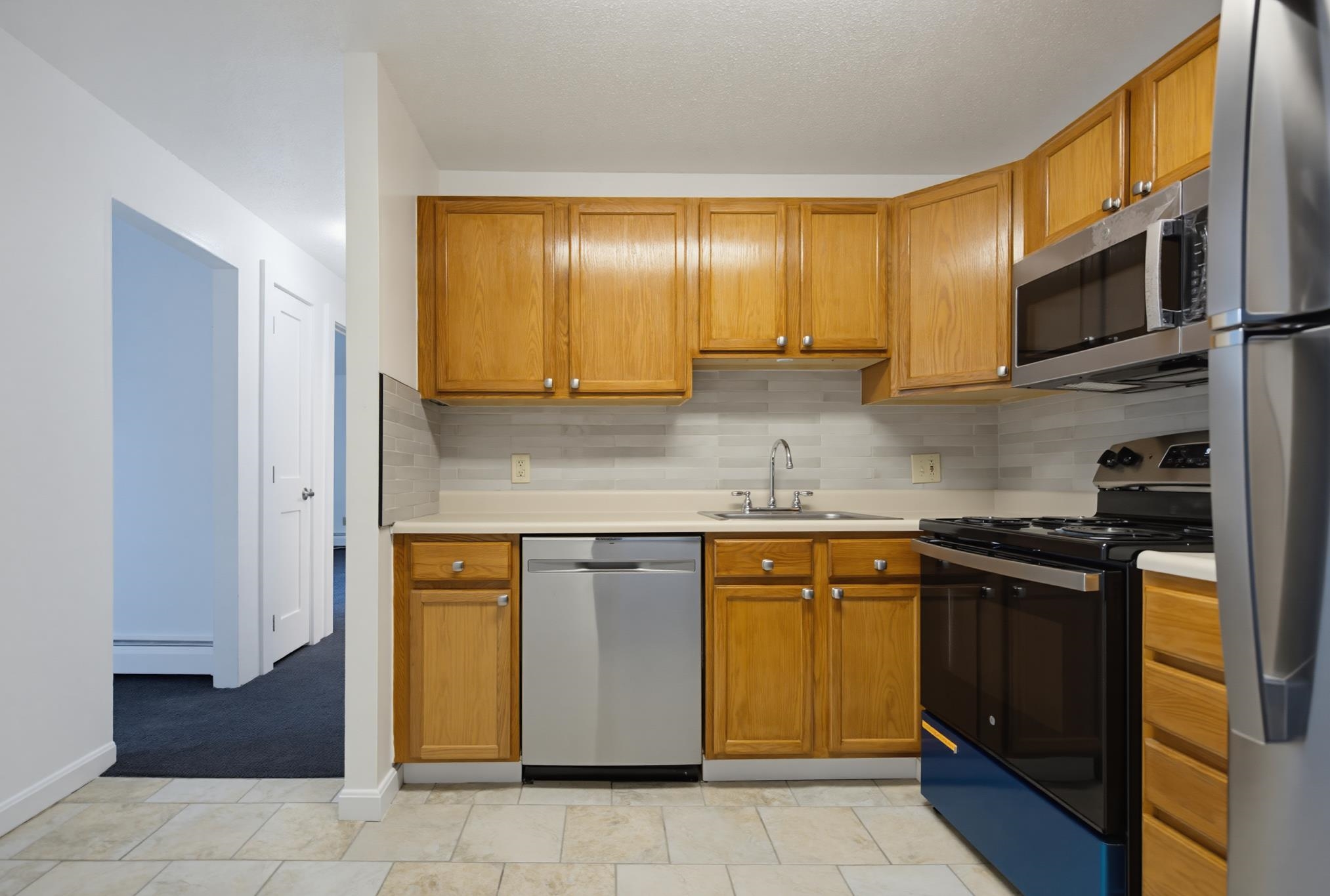123 English Village Road, Unit 202 Manchester, NH 03102 - Photo 11 of 26