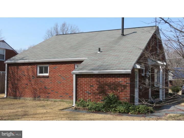 950 Chesterfield Road Barrington, NJ 08033 - Photo 14 of 14 a backyard of a house