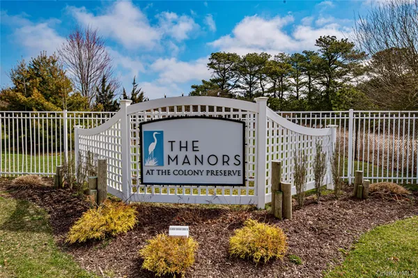 $499,999 | 15 Cricket Court, Shirley, NY 11967