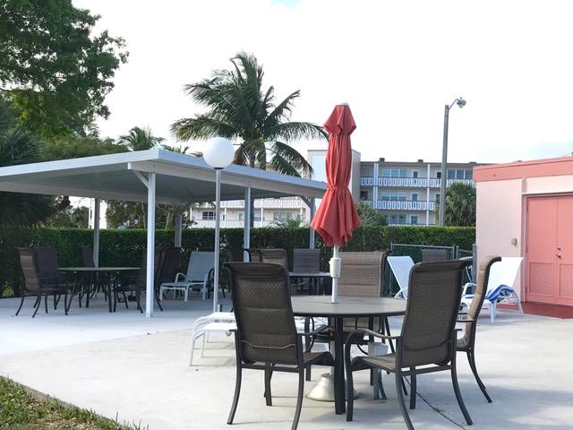14 Golfs Edge, Unit D West Palm Beach, FL 33417 - Photo 19 of 21 FullSizeRender_19