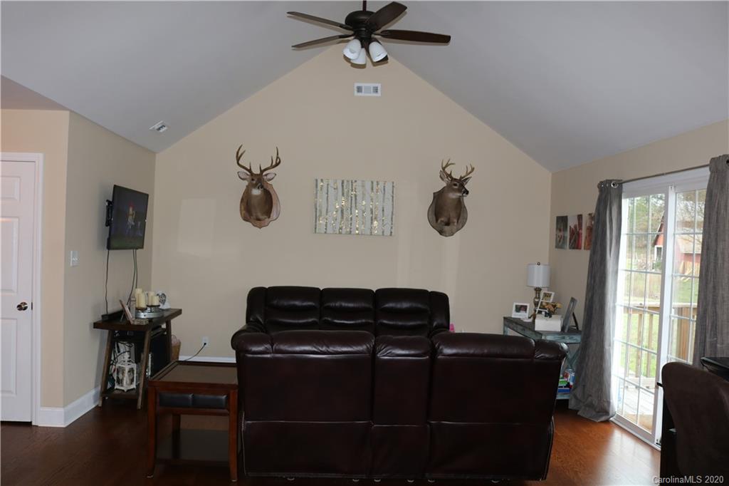 4648 Wylies Mill Road Edgemoor, SC 29712 - Photo 10 of 31 Gallery Image 10
