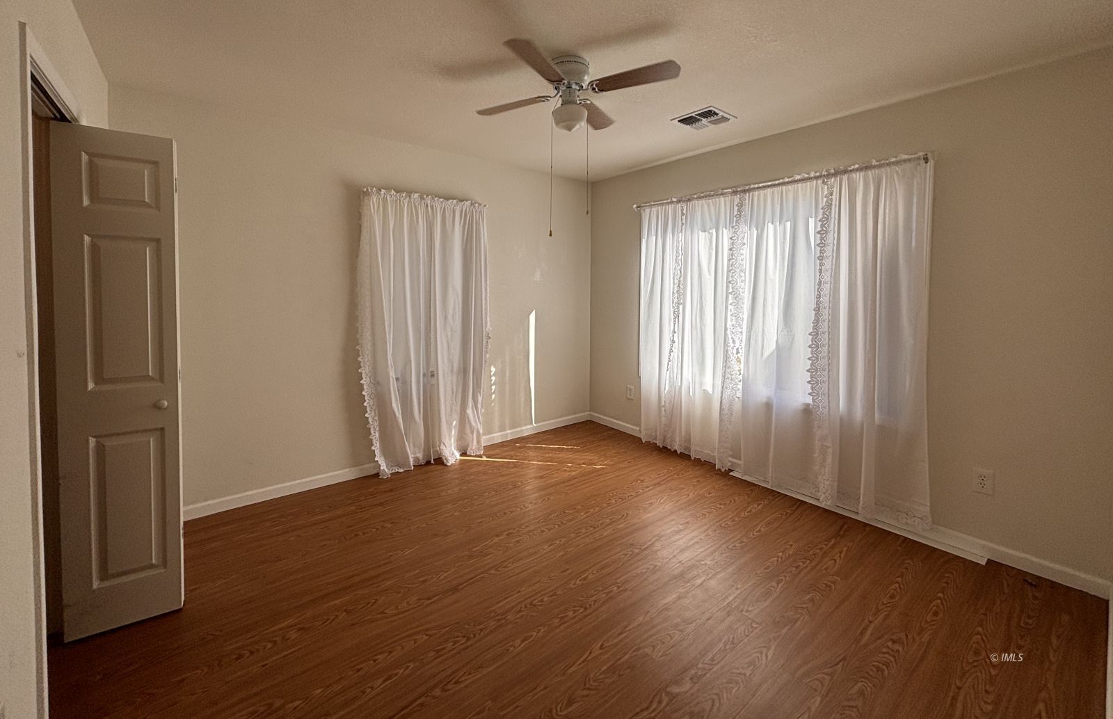 137 East Payne Street Independence, CA 93526 - Photo 6 of 11 Bedroom