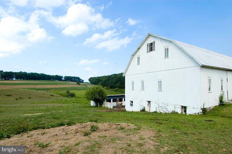 4738 Geeting Road Westminster, MD 21158 - Photo 13 of 15 Barn