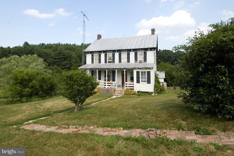 4738 Geeting Road Westminster, MD 21158 - Photo 4 of 15 Farm House