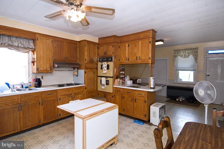 4738 Geeting Road Westminster, MD 21158 - Photo 9 of 15 Kitchen