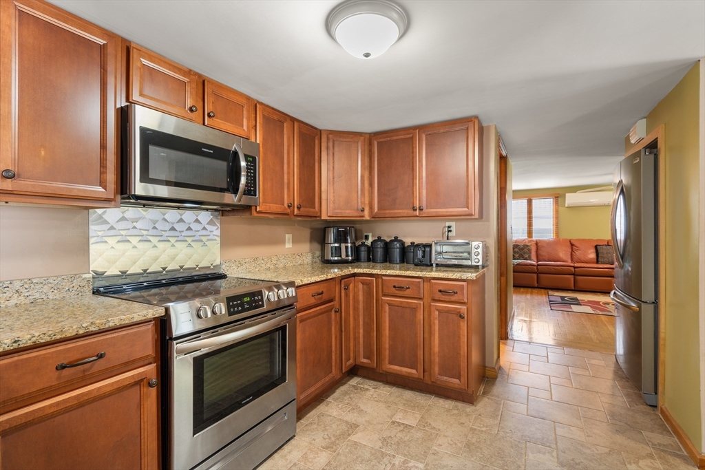 33 Russell Road Hanover, MA 02339 - Photo 21 of 27