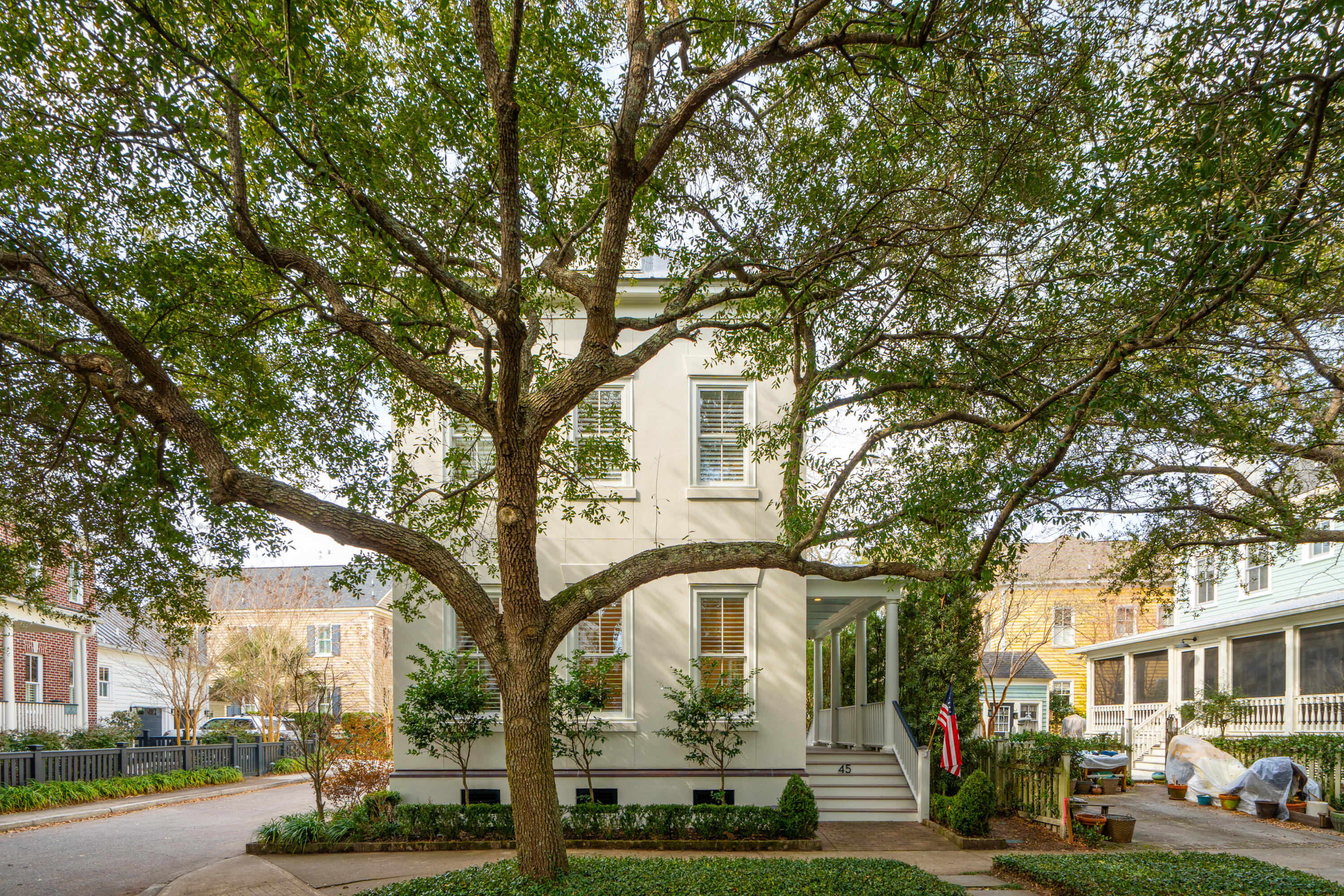 45 Eastlake Road Mount Pleasant, SC 29464 - Photo 3 of 95 45EastlakeRd-KeenEyeMarketing-004