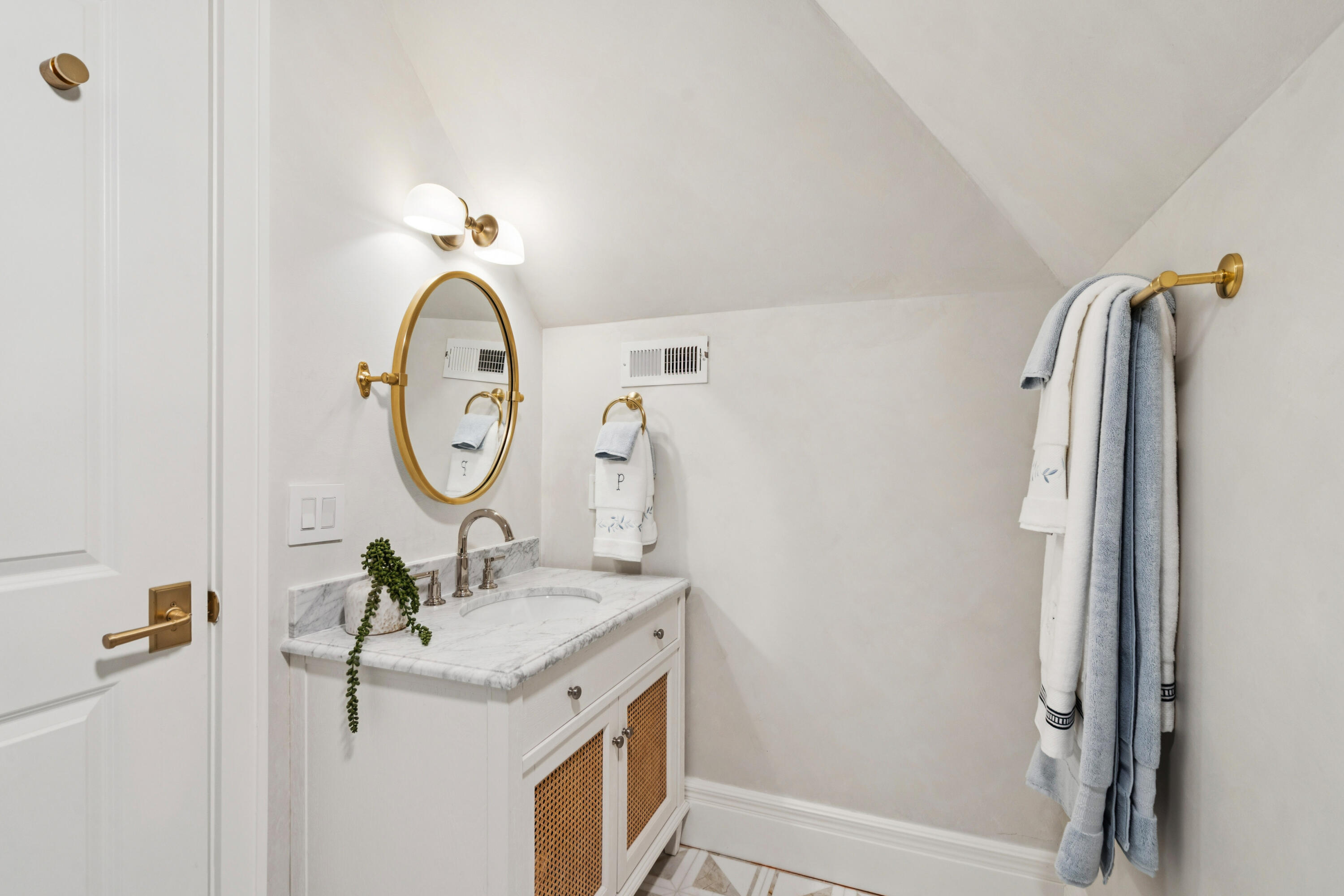 45 Eastlake Road Mount Pleasant, SC 29464 - Photo 53 of 95 45EastlakeRd-KeenEyeMarketing-056