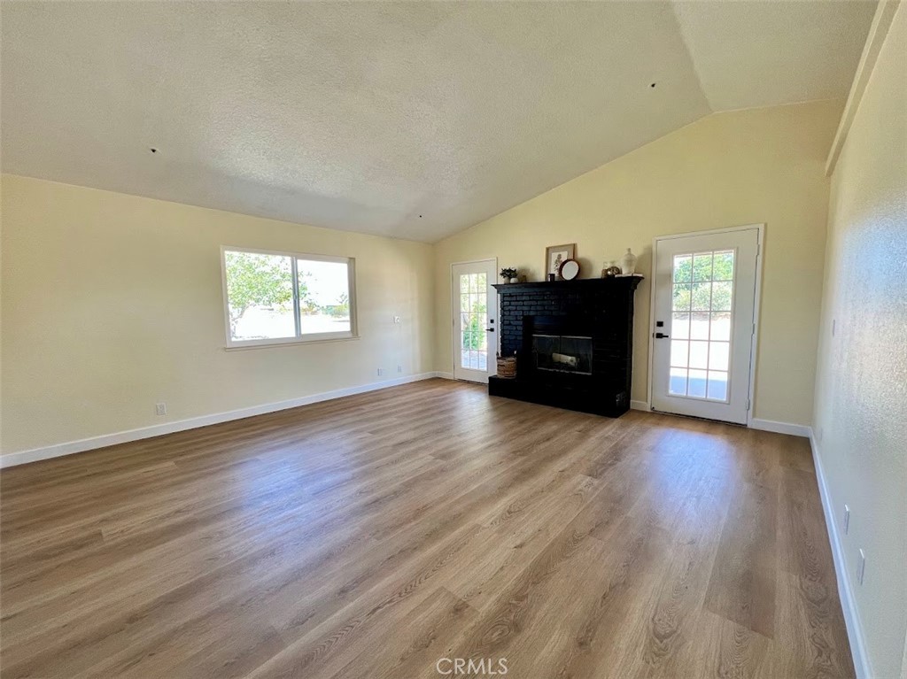13377 Paramount Road Phelan, CA 92371 - Photo 2 of 33 Living Room
