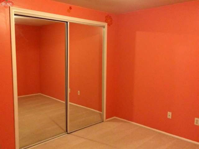 13539 White Lake Road Fenton, MI 48430 - Photo 11 of 12 20454137-10.JPG
