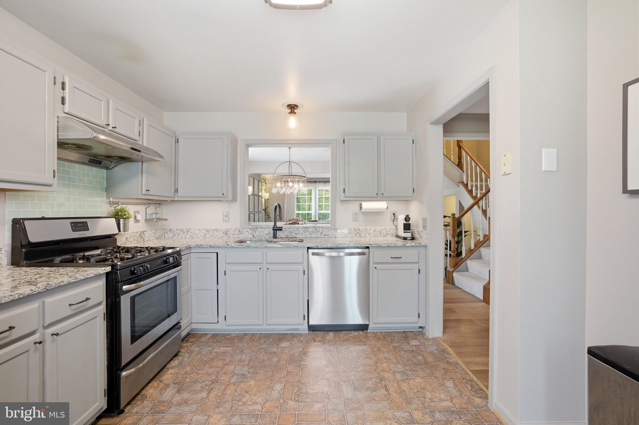 43750 Laburnum Square Ashburn, VA 20147 - Photo 3 of 12