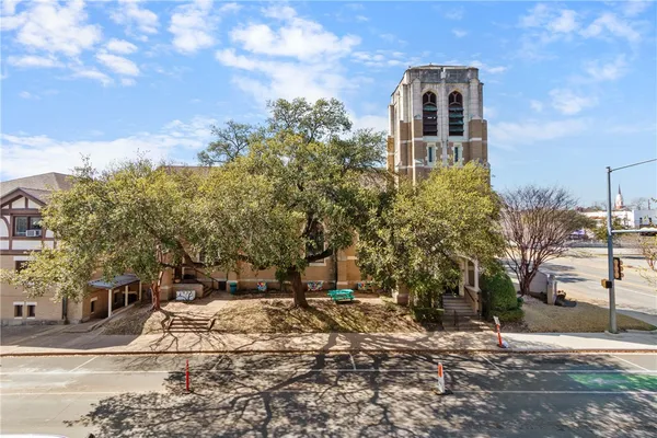 $695,000 | 120 South 11th Street, Waco, TX 76701