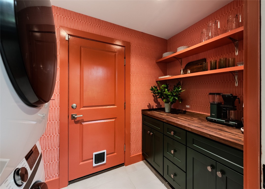 4203 Afton Lane Austin, TX 78744 - Photo 10 of 24 a view of walk in closet