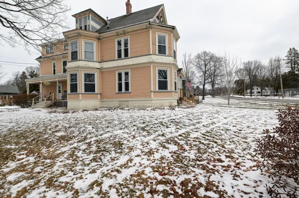 $280,000 | 34 Pleasant Street, Houlton, ME 04730