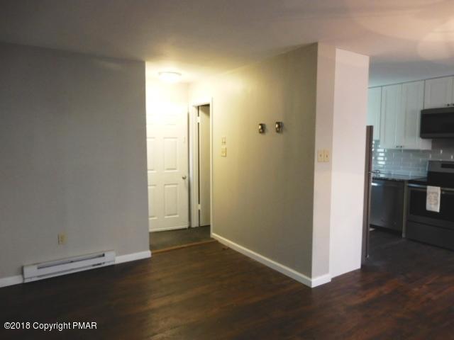 242 Sedburgh Court Bushkill, PA 18324 - Photo 7 of 13 living area
