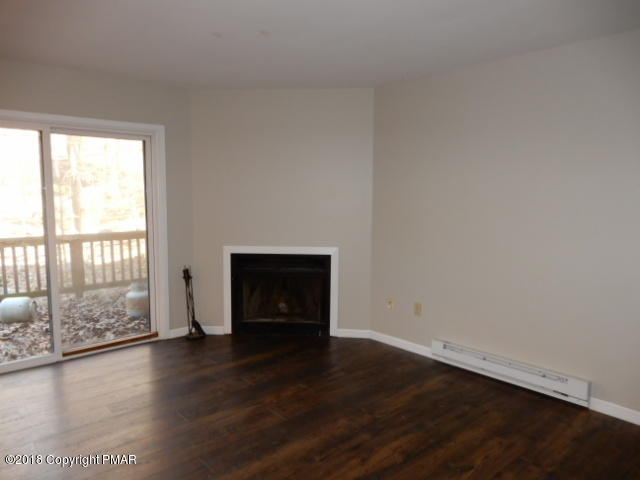 242 Sedburgh Court Bushkill, PA 18324 - Photo 8 of 13 living