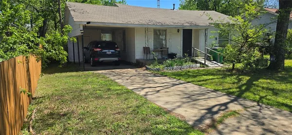$159,000 | 1006 South Grand Avenue, Gainesville, TX 76240