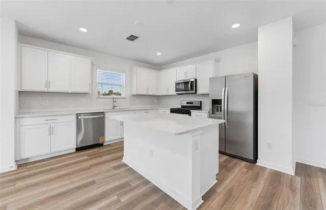 $432,440 | 1422 Allagash Drive, Zephyrhills, FL 33540