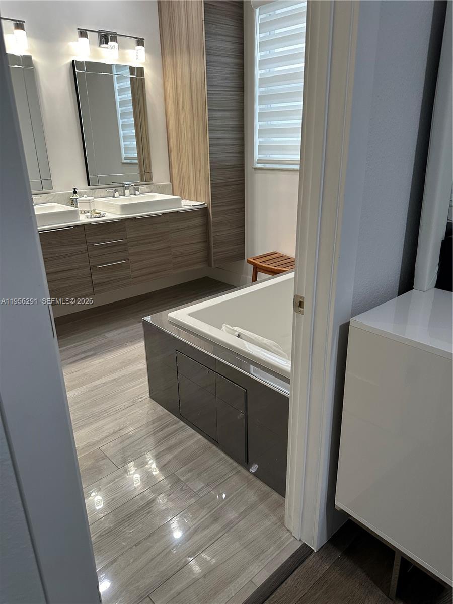 8548 Southwest 166th Place Miami, FL 33193 - Photo 17 of 37