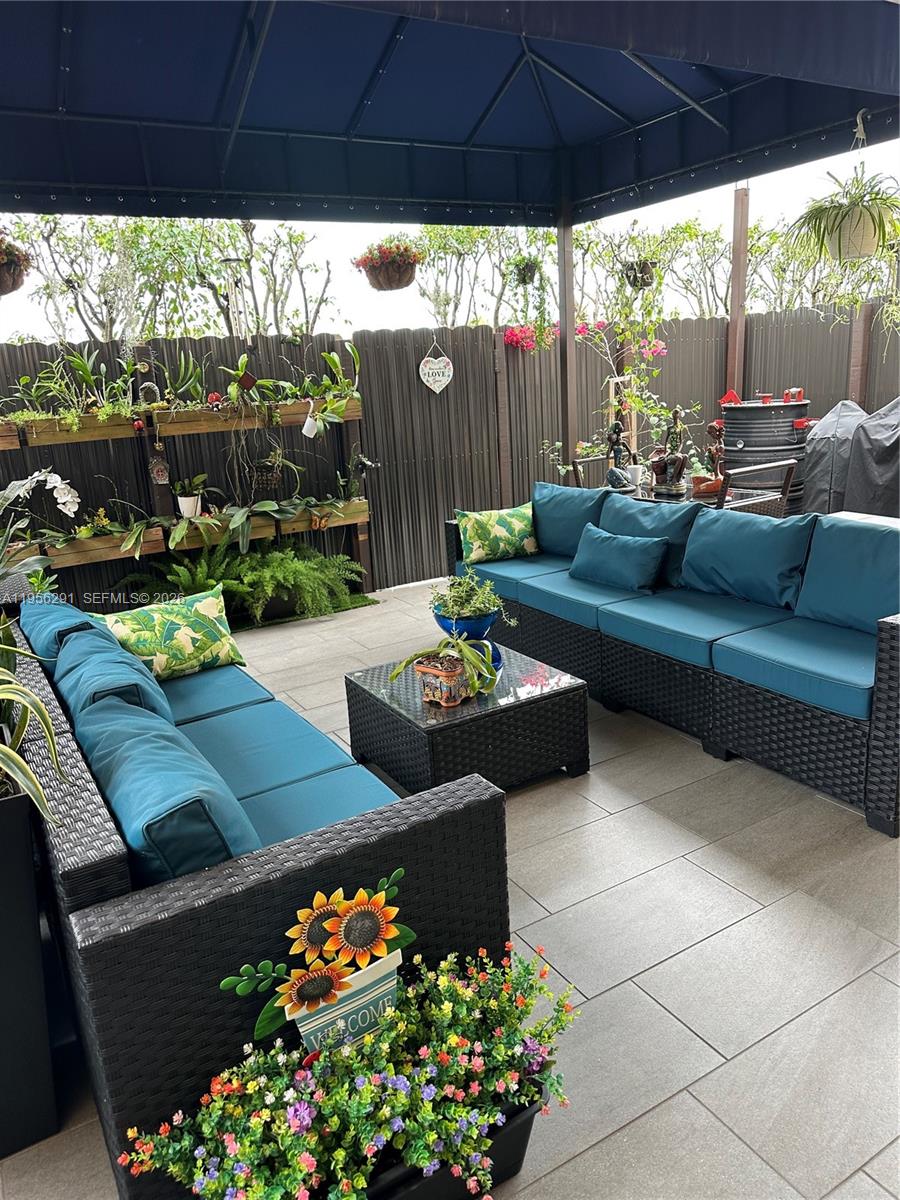 8548 Southwest 166th Place Miami, FL 33193 - Photo 18 of 37