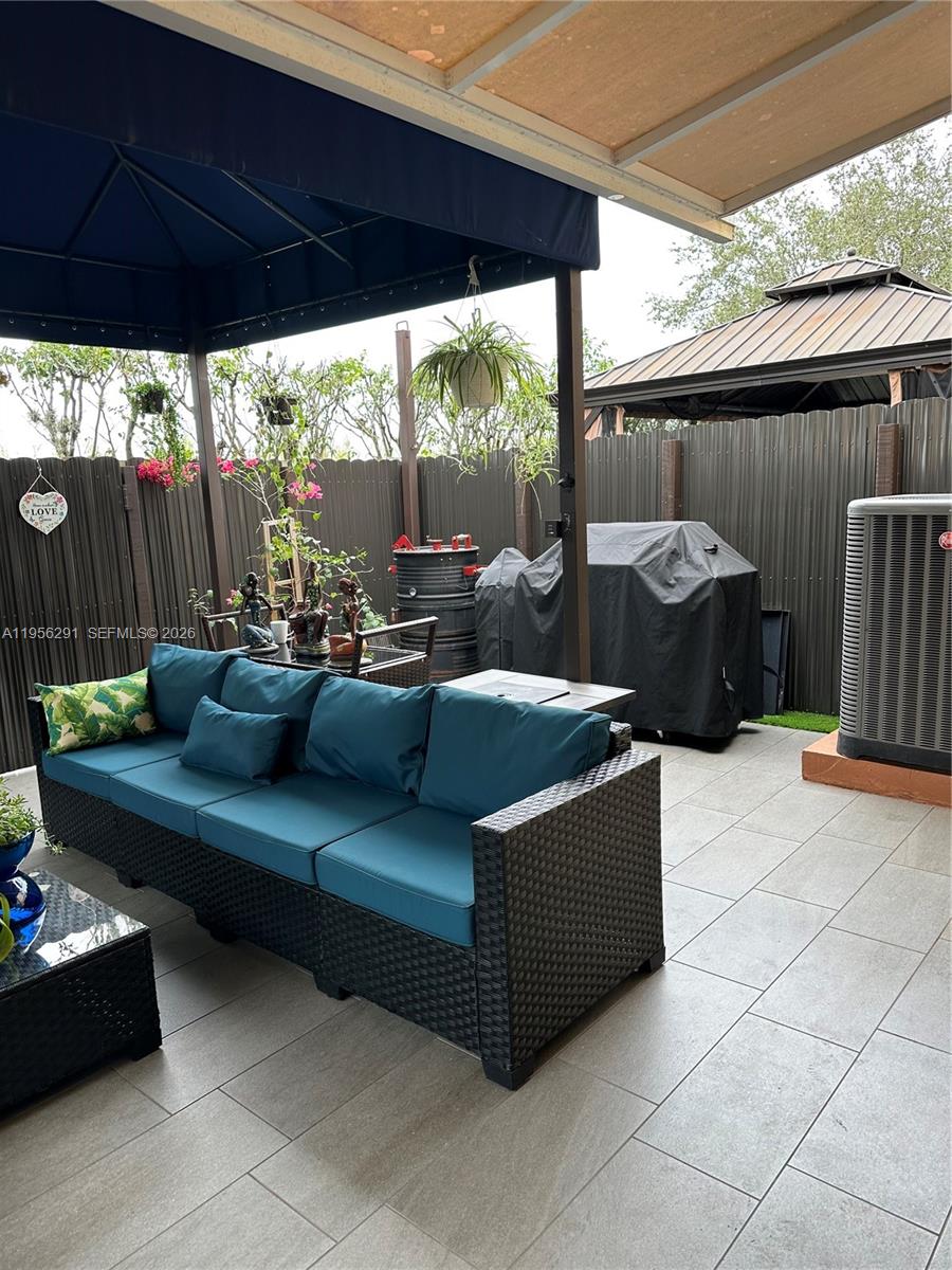 8548 Southwest 166th Place Miami, FL 33193 - Photo 20 of 37