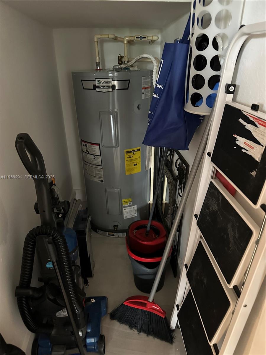 8548 Southwest 166th Place Miami, FL 33193 - Photo 23 of 37