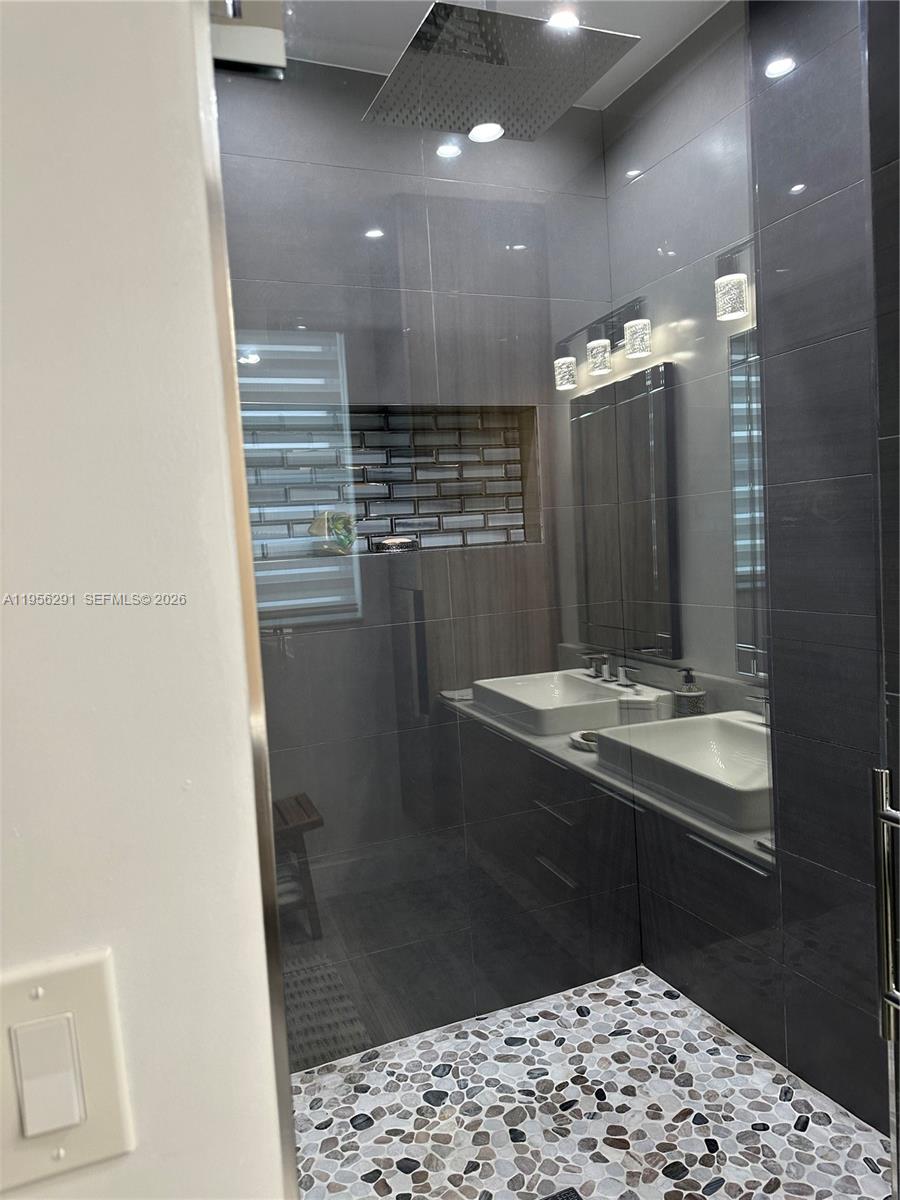 8548 Southwest 166th Place Miami, FL 33193 - Photo 26 of 37