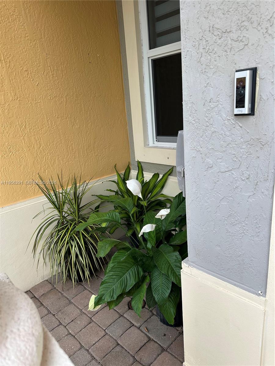 8548 Southwest 166th Place Miami, FL 33193 - Photo 3 of 37