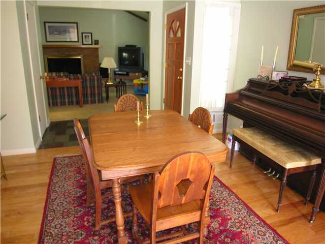 2714 Chester Road Upper Arlington, OH 43221 - Photo 3 of 10