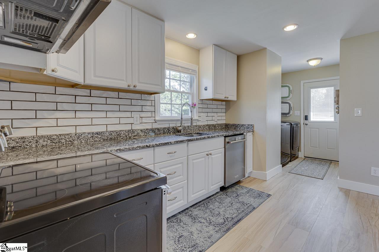 569 Willis Road Fountain Inn, SC 29644 - Photo 17 of 49 Gallery Image 17